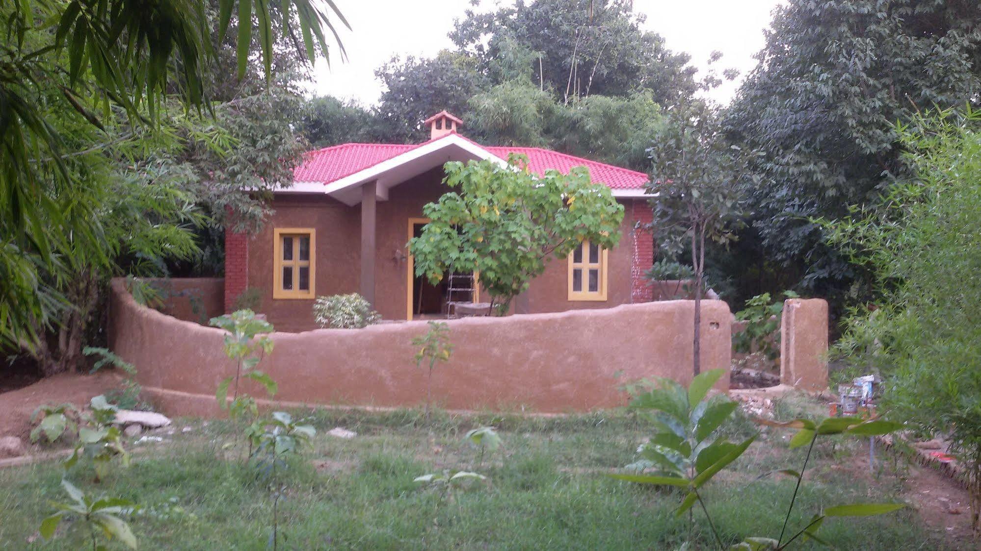 Lemon Tree Wildlife Resort, Bandhavgarh Tala  Ngoại thất bức ảnh